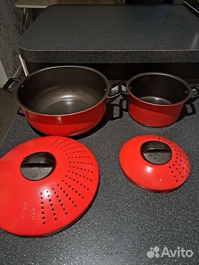 Набор кастрюль