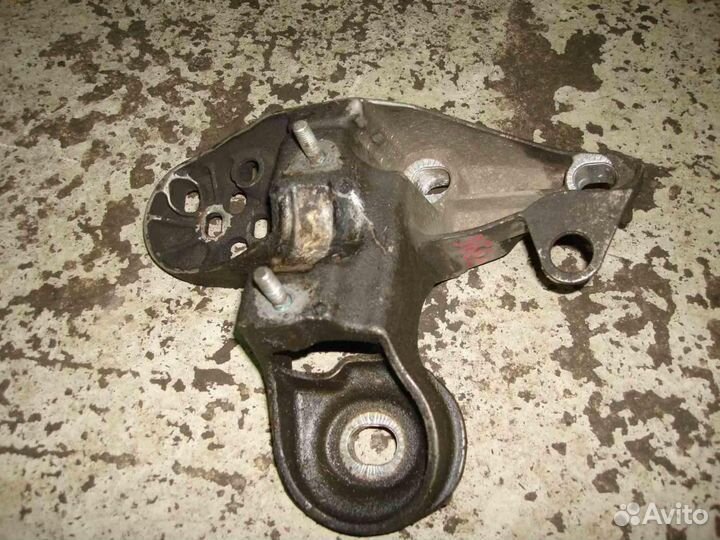 Кронштейн опоры Audi A6 C5 1997-2004