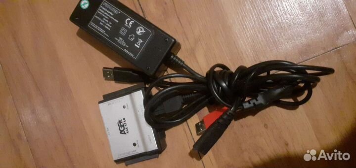 Адаптер для жестких дисков