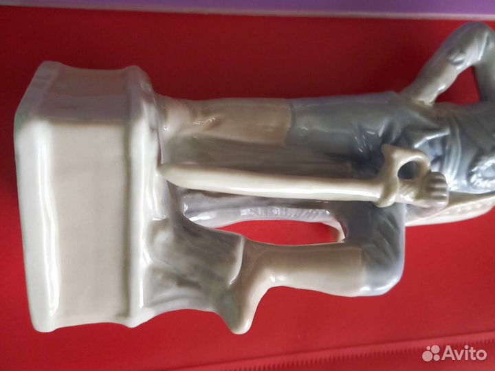 Фарфоровые статуэтки гусары солдаты германия