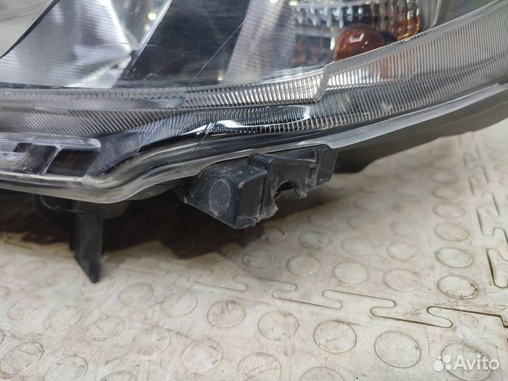 Фара левая Лада Нива Тревел 2020