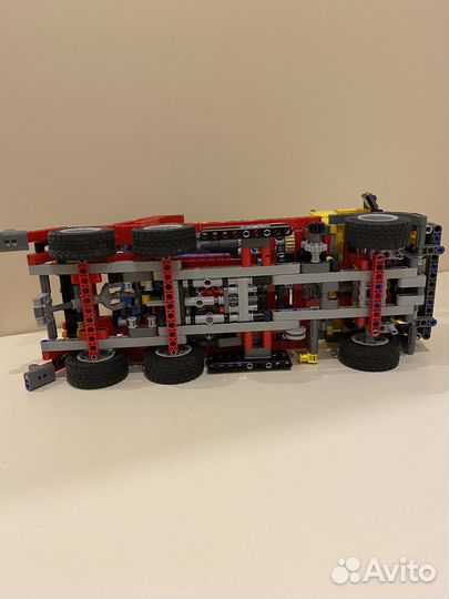 Lego Technic контейнеровоз