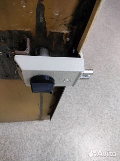 Металлический сейф