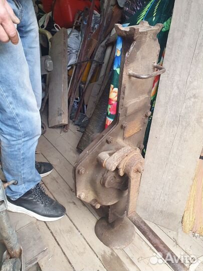 Домкрат механический 45 т