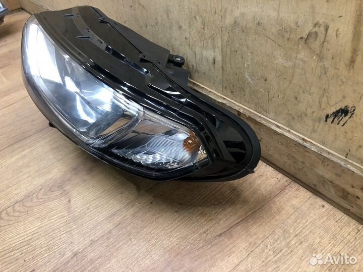 Фара левая Ford EcoSport 2014+