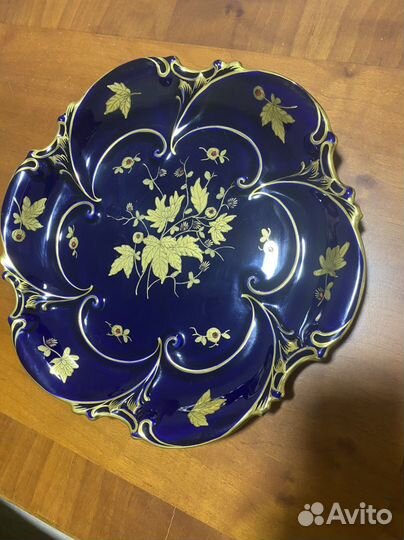 Антикварна тарелка