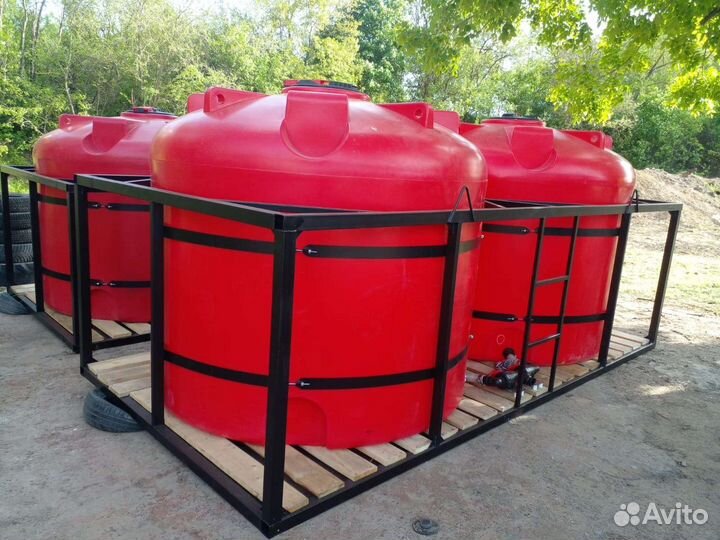 Ёмкость пластиковая в обрешетке