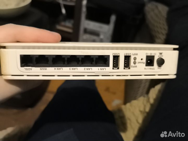 Роутер adsl RT-A1W4L1USVn