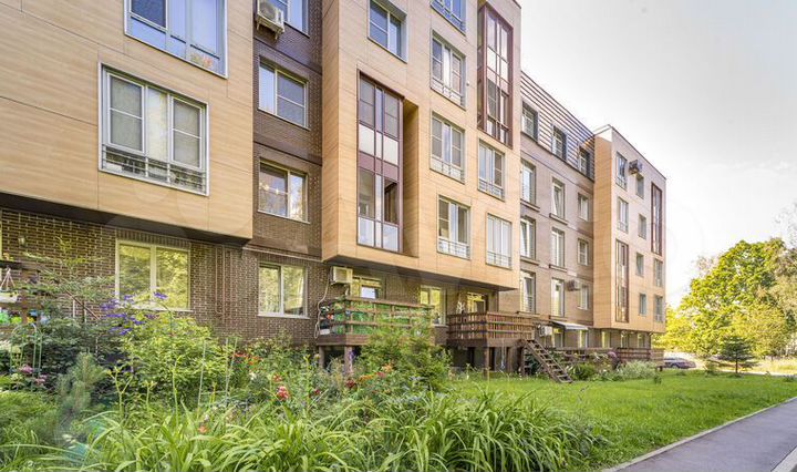 2-к. квартира, 70,8 м², 2/5 эт.