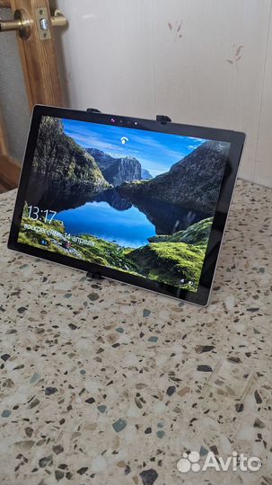 Держатель для планшета в машину