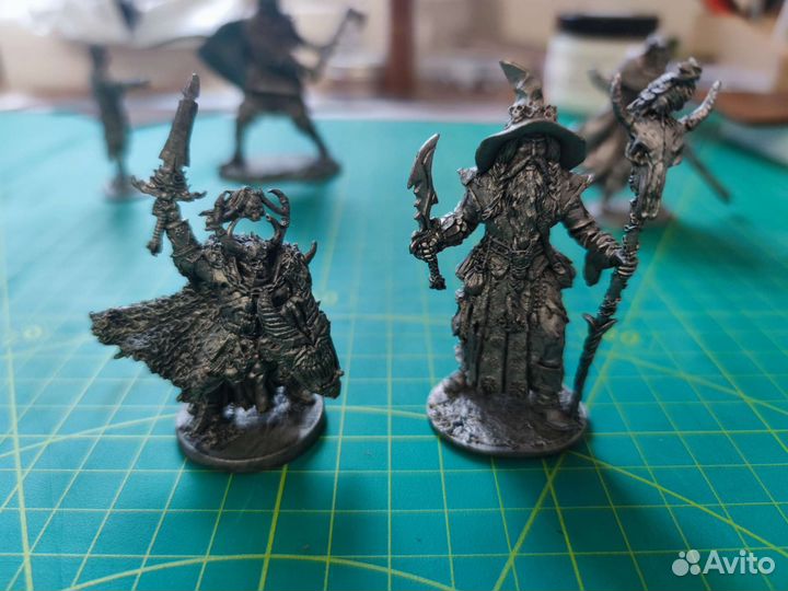 Модель из металла герои и злодеи