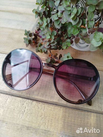 Солнечные очки женские