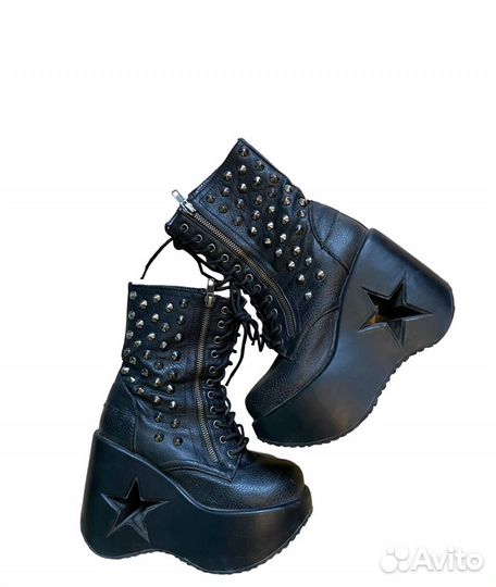 Demonia Dynomite Star Platform Boots