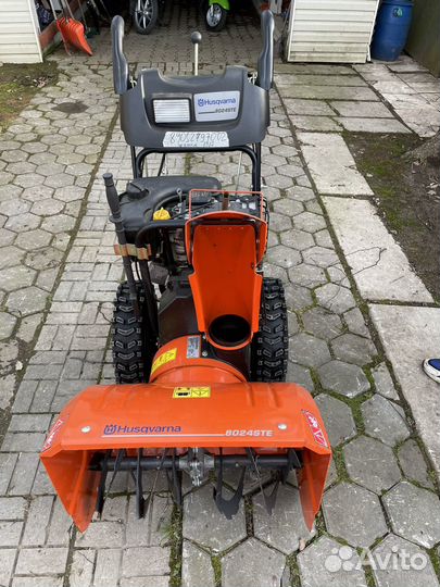Снегоуборщик бензиновый husqvarna