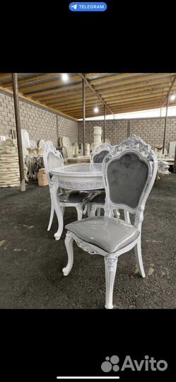 Столы и стулья