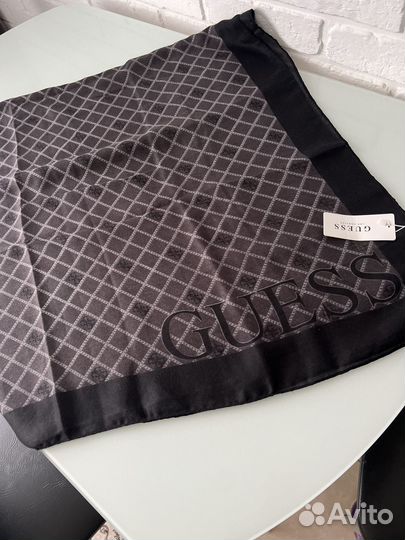 Новый Палантин Guess