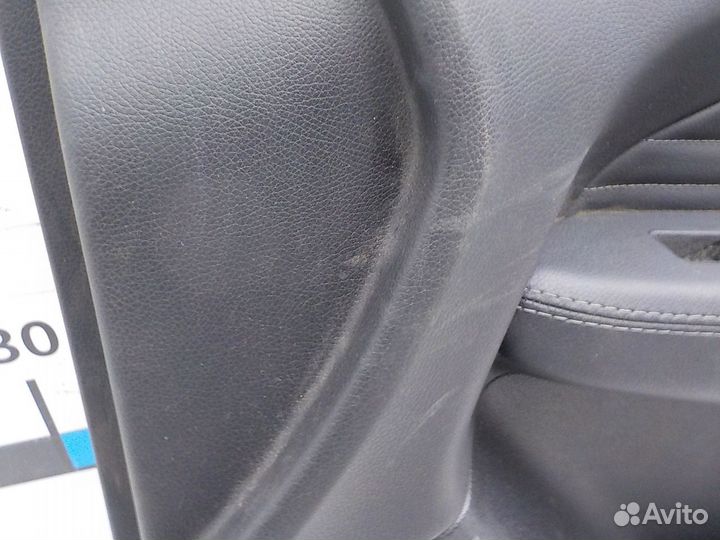 Обшивка двери передней правой на Mercedes-Benz GLE