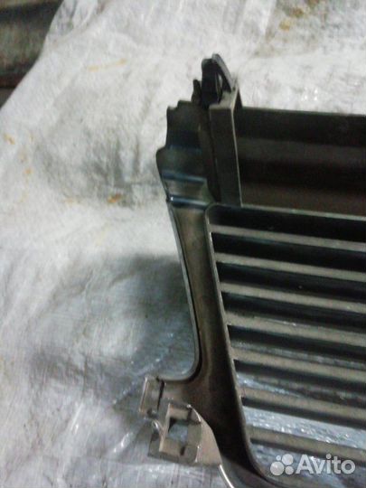 Решетка радиатора передняя Nissan Cube