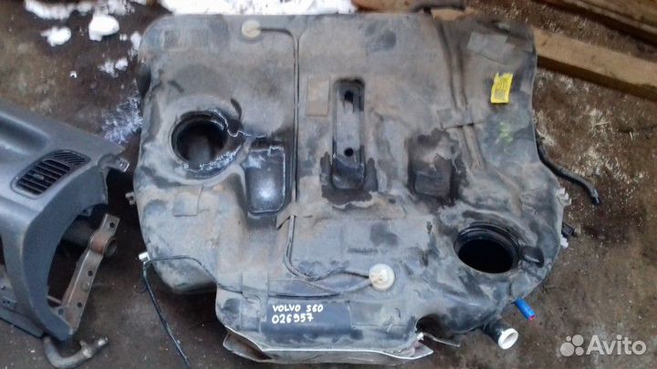 Бак топливный Volvo S60 2000-2009