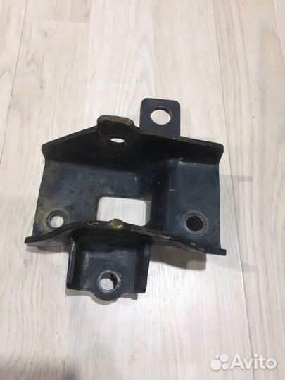 Кронштейн опора крепления кпп коробки передач Rena