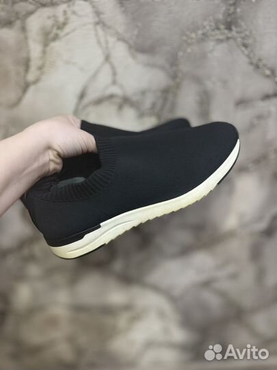 Кроссовки женские 40