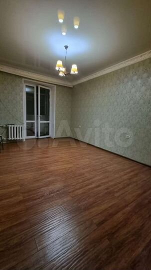 2-к. квартира, 72 м², 2/5 эт.
