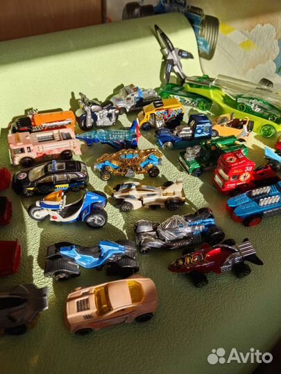 Hot wheels машинки