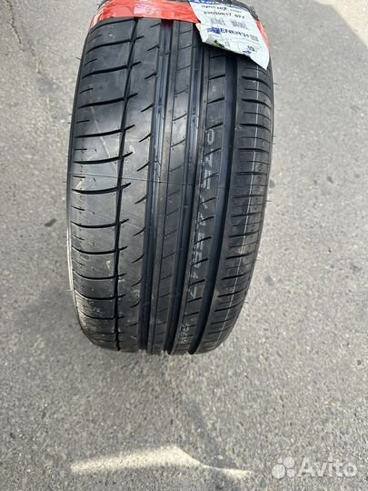 Triangle Sports TH201 235/45 R17