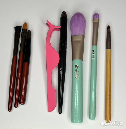 Набор кистей и инструментов для макияжа