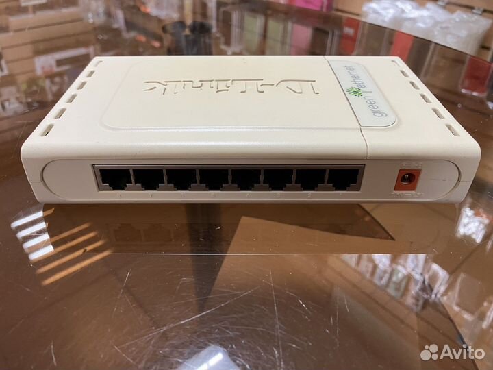 Неуправляемый коммутатор 8 портов Dlink dg-1008d