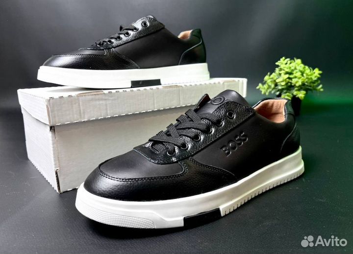 Кроссовки Boss эргономичные