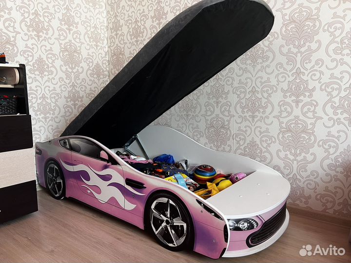 Кровать с подьемным механизмом и ортопед.матрасом