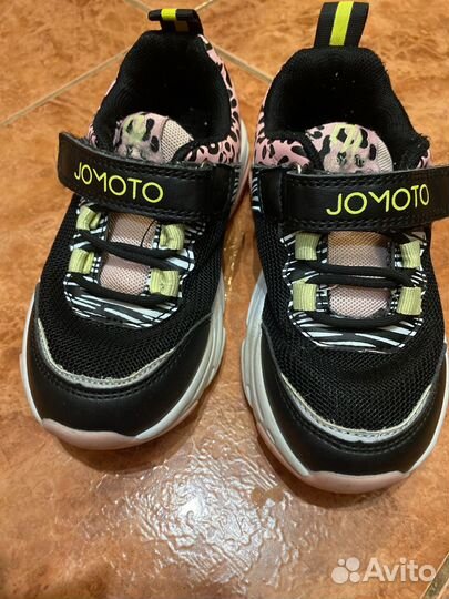 Кроссовки для девочки 28 размер