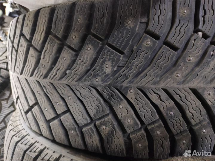 Michelin X-Ice North 4 205/60 R16