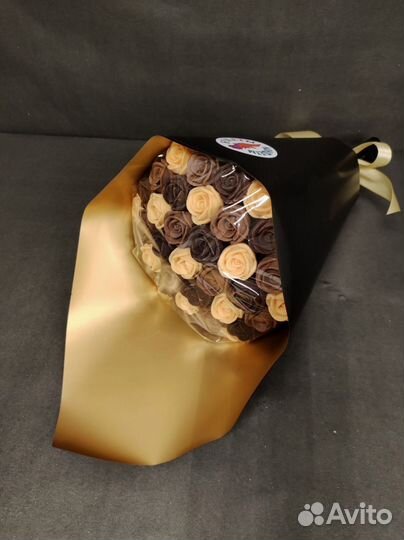 Букет - 37 Роз из Трёх Видов Шоколада