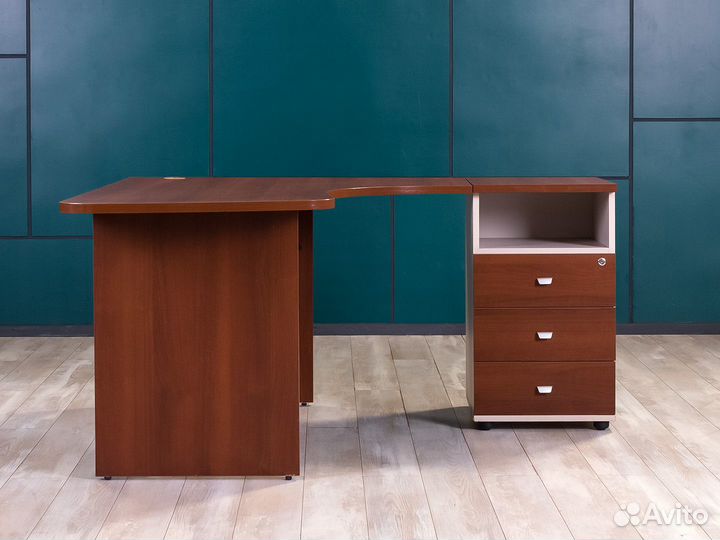 Стол с тумбой