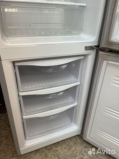 Узкий холодильник Samsung