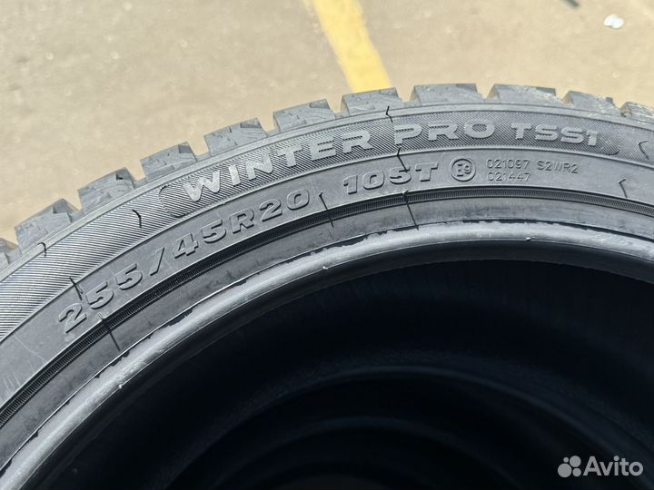 Tourador Winter Pro TSS1 255/45 R20 105T