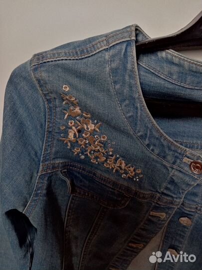 Джинсовая куртка женская