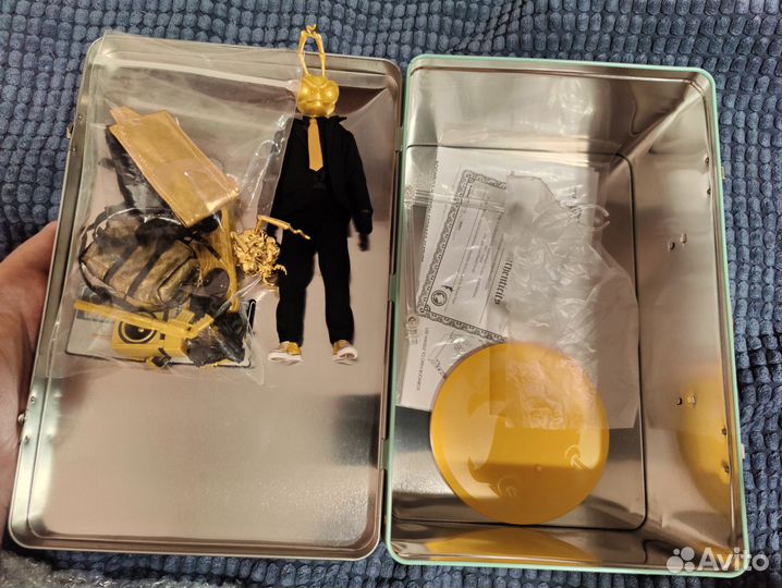 Mezco agent Gomez golden head