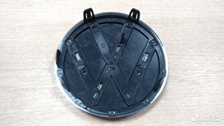 Эмблема передняя Volkswagen Polo 2020