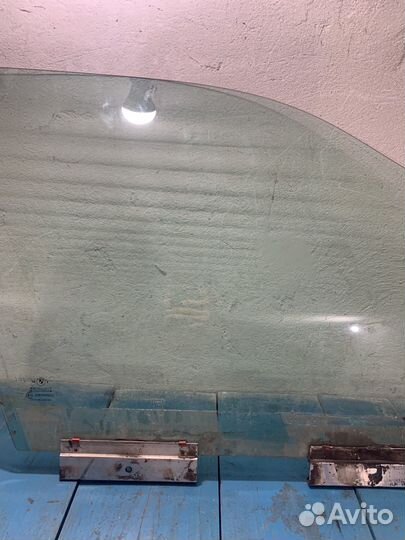 Стекло правое переднее водительской двери bmw e36