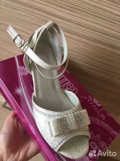 Туфли для девочки