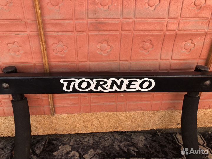 Турник настенный