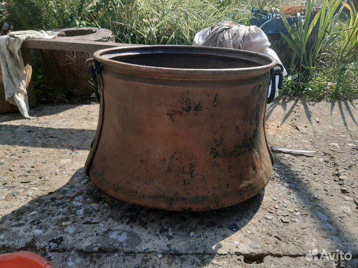 Старинный полковой казан