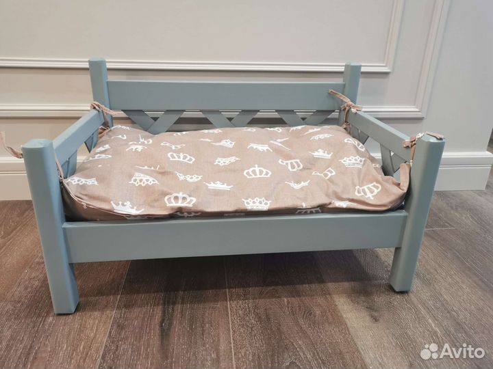 Лежанка для собак и кошек(плед в подарок)