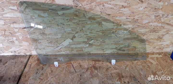 Стекло двери передней правой Mitsubishi Lancer X