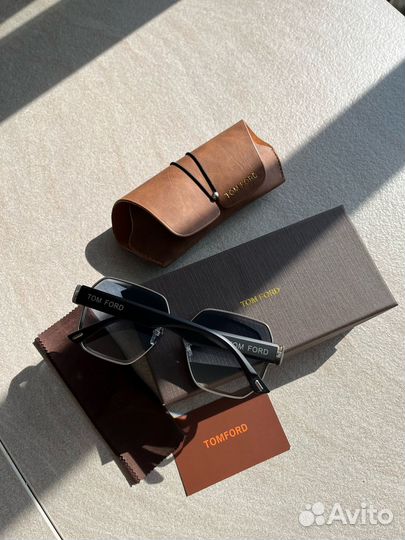 Солнцезащитные очки женские италия