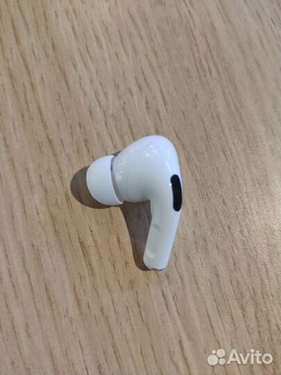 Наушник AirPods Pro (левый, первого поколения)