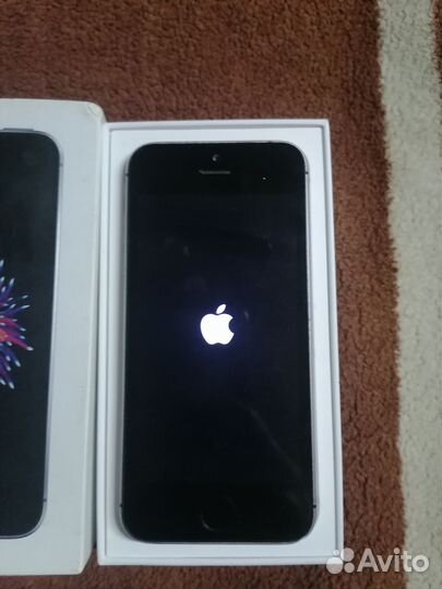 iPhone SE, 64 ГБ